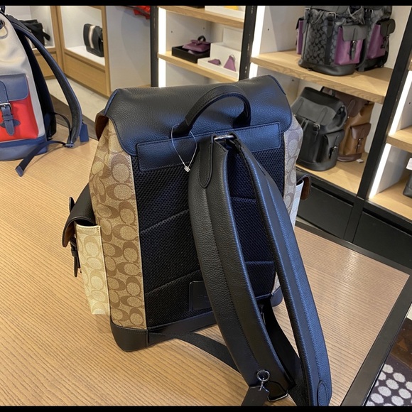 Coach Hudson Backpack In Blocked Signature Canvas - Picture 4 of 7